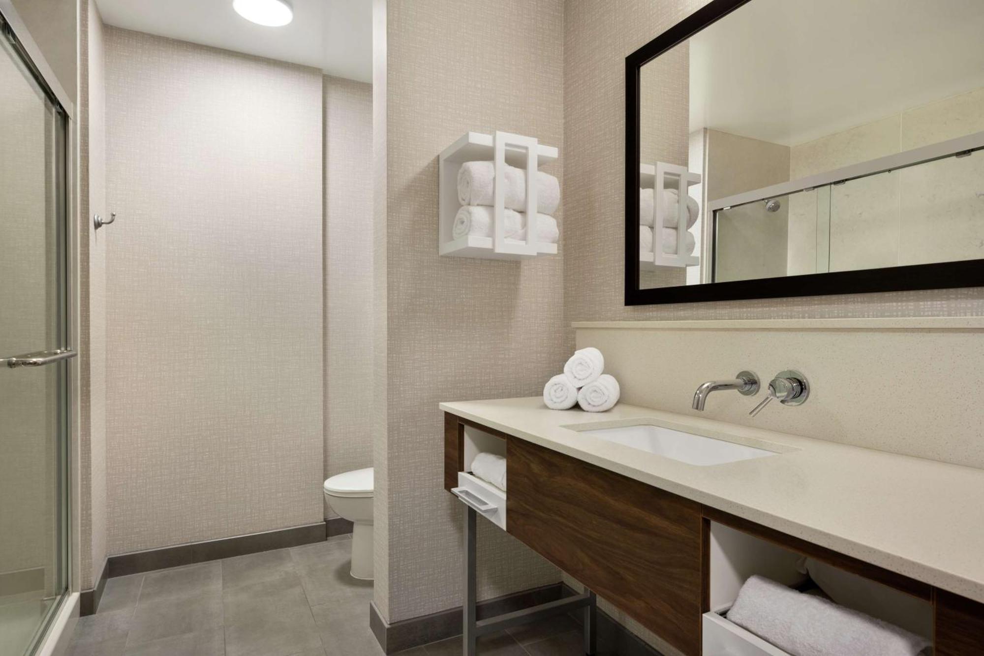Hampton Inn & Suites Tacoma/Puyallup Exterior photo